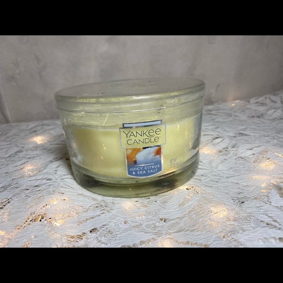 Yankee Candle Juicy Citru and Sea Salt Candle Jar